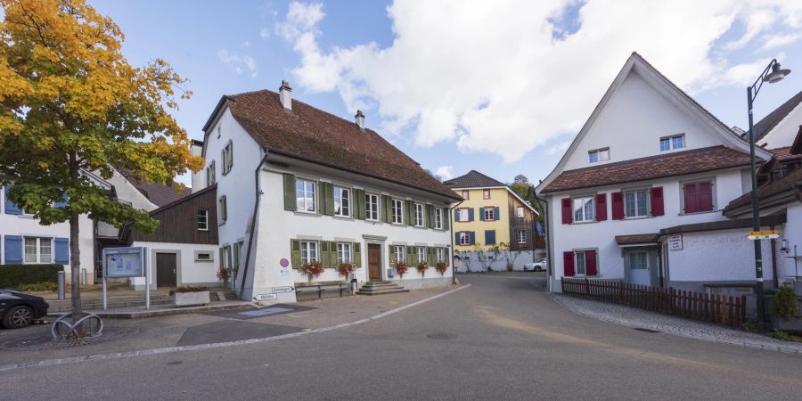 Die Gemeindeverwaltung in Maisprach. Die erste Erwähnung des Ortes geht auf das Jahr 1180 zurück.