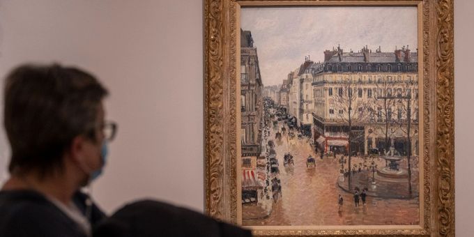 Der Künstler Camille Pissarro hat das Gemäde «Rue St.-Honore, Apres-Midi, Effet de Pluie» im Jahr 1897 gemalt. Der Künstler Camille Pissarro hat das Gemäde «Rue St.-Honore, Apres-Midi, Effet de Pluie» im Jahr 1897 gemalt.