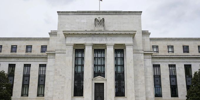 Die US-Notenbank hebt den Leitzins stark um 0,75 Prozentpunkte an. inflation fed