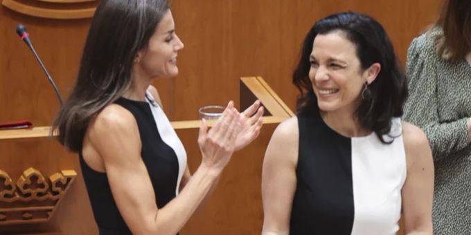Königin Letizia staunt nicht schlecht: Eine andere Dame trägt das gleiche Kleid wie sie. letizia königin