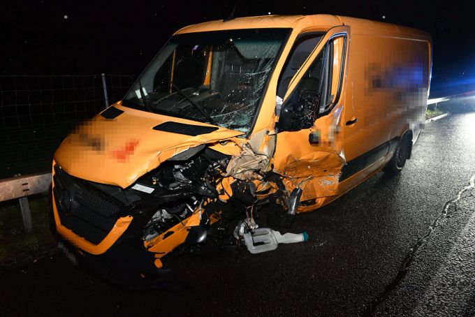 An beiden Fahrzeugen entstand Totalschaden. Totalschaden