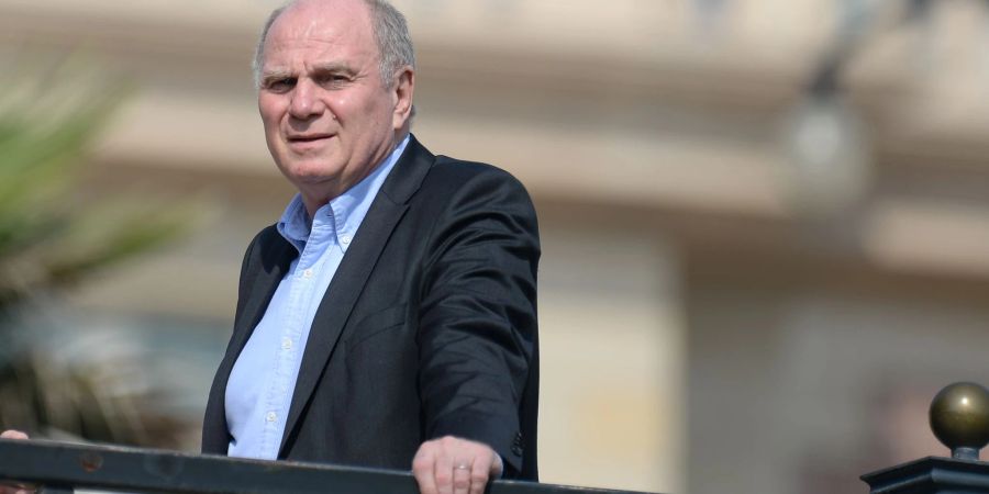 Uli Hoeness, Ehrenpräsident des FC Bayern München, meldet sich zur WM zu Wort.