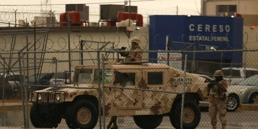 Sicherheitskräfte vor dem Gefängnis in Ciudad Juárez