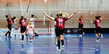 Torfreude bei Unihockeyspielerinnen