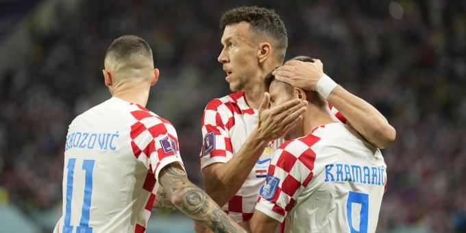 Die Spieler von Kroatien jubeln über den Ausgleich im Spiel gegen Kanada. WM 2022