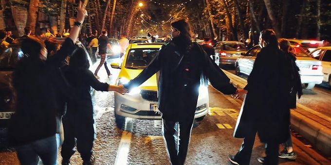 Proteste im Iran (Archivbild). Foto: Uncredited/AP/dpa ARCHIV - Proteste im Iran (Archivbild). Foto: Uncredited/AP/dpa