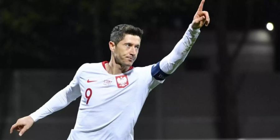 Robert Lewandowski verletzte sich bei der polnischen Nationalmannschaft. Foto: Roman Koksarov/AP/dpa