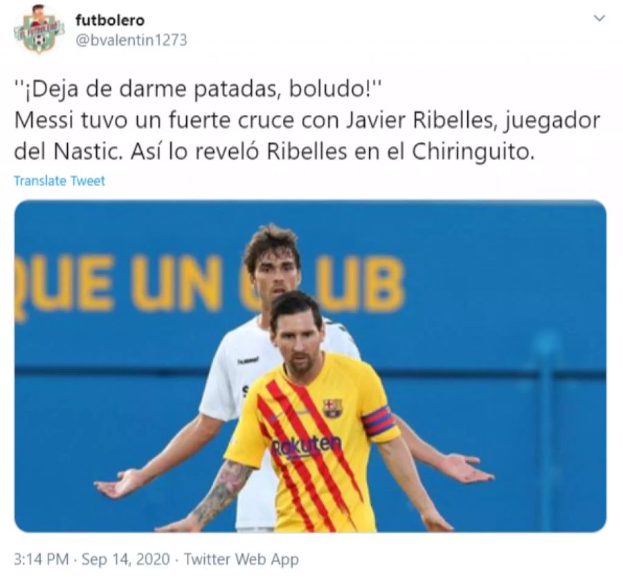 Lionel Messi und sein Gegenspieler Javier Ribelles.