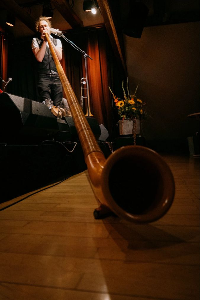 Johannes Bär am Alphorn.