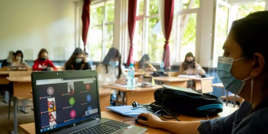 Laptop im Klassenzimmer