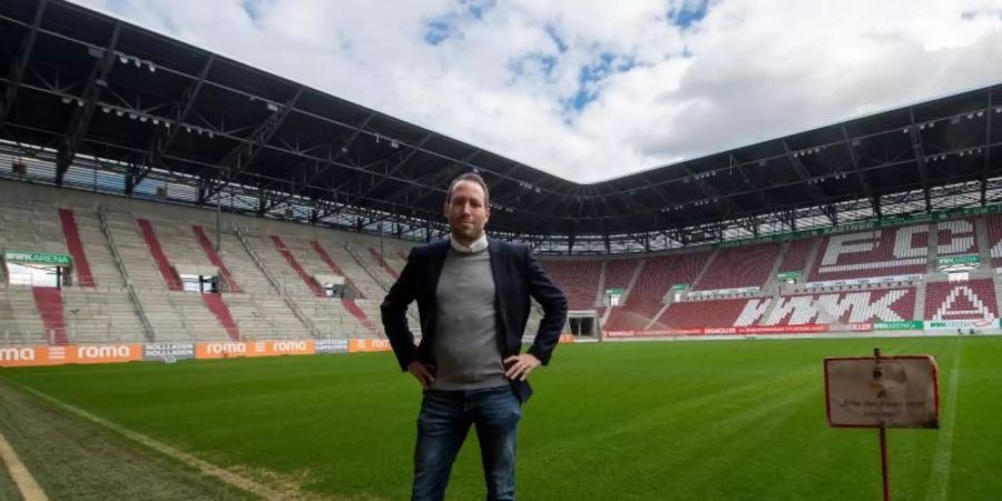 Michael Ströll, Finanz-Geschäftsführer des FC Augsburg in der WWK-Arena. Foto: Stefan Puchner/dpa