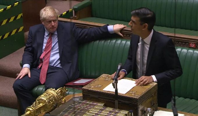 Rishi Sunak (r), Finanzminister von Großbritannien, gibt im britischen Unterhaus ein Update zur Wirtschaftspolitik. Rishi Sunak grossbritanien