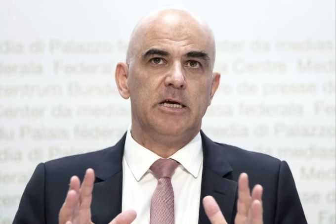 Bundesrat Alain Berset spricht an einer Medienkonferenz zum aktuellen Stand zum Coronavirus am Mittwoch, 21. Oktober 2020, in Bern. Alain Berset Coronavirus