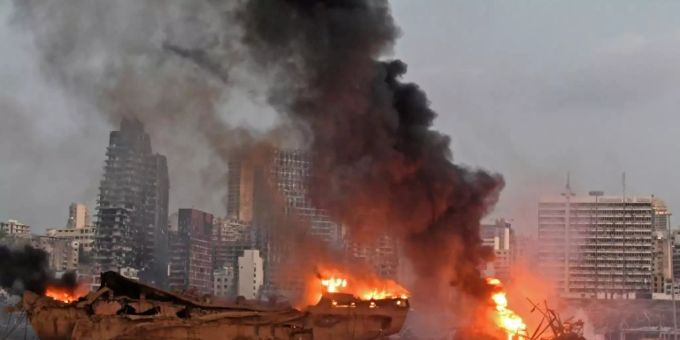 Beiruts Hafen nach der Explosion Beiruts Hafen nach der Explosion