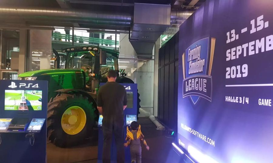 Die Farming Simulator League ist an der Fantasy Basel auch vertreten. An ihrem Stand kann man auch die neuste Ausgabe von Landwirtschafts Simulator testen.