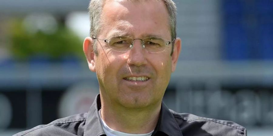 U17-Trainer Michael Feichtenbeiner musste sich mit seiner Mannschaft zum EM-Auftakt mit 1:3 gegen Italien geschlagen geben. Foto: J. Huebner