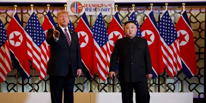 US-Präsident Donald Trump und Nordkoreas Machthaber Kim Jong Un trafen sich im vietnamesischen Hanoi zu einem weiteren Gipfeltreffen. Trump Kim Jong Un