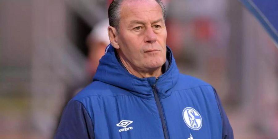 Huub Stevens hofft auf eine baldige Einigung mit einem neuen Schalke-Trainer. Foto: Timm Schamberger