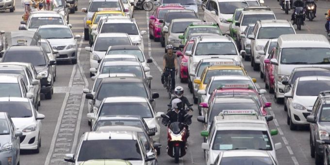 Auf einer thailändischen Autobahn konnte der Entführer gestoppt werden. (Symbolbild) Thailändische Autobahn