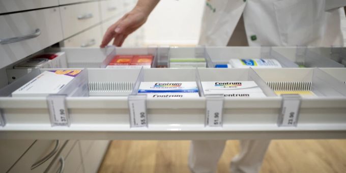 In der pakistanischen Provinz Punjab hat ein mutmasslich gefälschtes Medikament zu Sehverlust bei Diabetes-Patienten geführt. Es handele sich um eine Injektion zur Behandlung von speziellen Netzhautschäden, die ins Auge gespritzt wird. (Symbolbild)