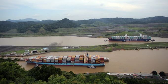 Auf dem Panamakanal herrscht Stau: Ein anhaltender Regenmangel schränkt den Verkehr ein. panamakanal stau dürre