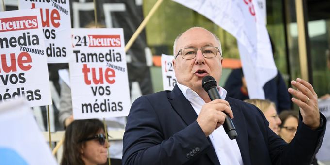 Gegen Stellenabbau - Tamedia-Mitarbeitende demonstrieren in Lausanne