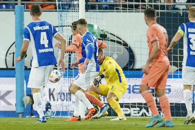 Takuma Asano erzielt beide Bochumer Tore beim 2:1-Sieg über Darmstadt. Takuma Asano