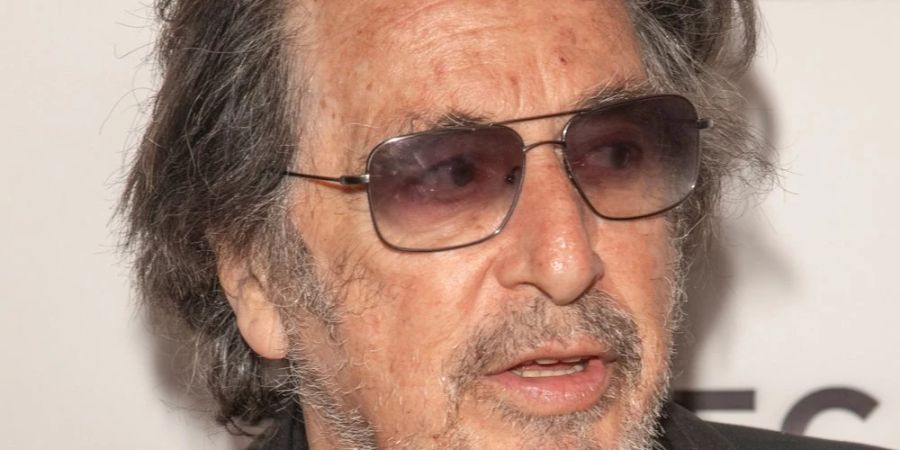 Hollywoodstar Al Pacino ist mit 83 Jahren noch einmal Vater geworden. Das kostet ihn laut US-Medien nun eine Menge Geld.
