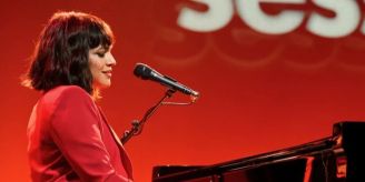 Musikfestival - Baloise Session: Norah Jones auf der Bühne