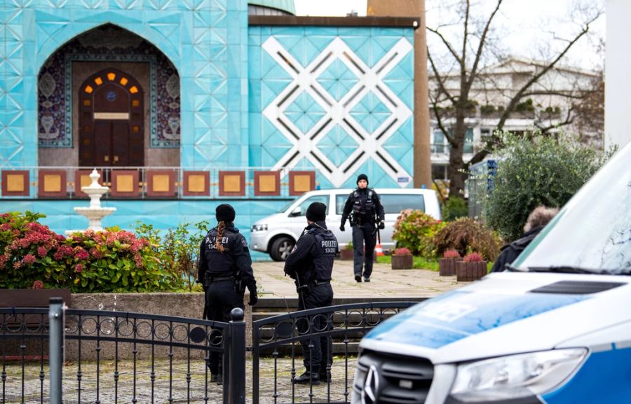 Viele Muslime fühlen sich zu Unrecht angegriffen: Mit der Zunahme an antisemitischen Angriffen steigt auch die Feindseligkeit gegenüber dem Islam in Deutschland.