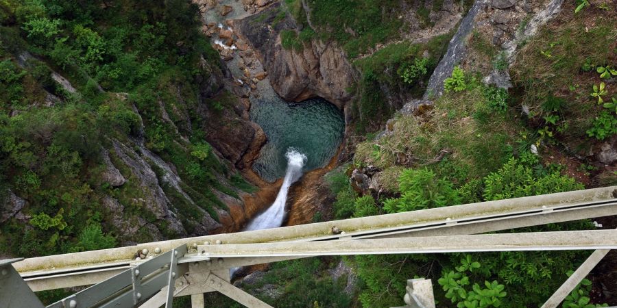 Der Überfall auf die beiden Amerikanerinnen ereignete sich nahe der Marienbrücke über die Pöllatschlucht - ein gut besuchter Aussichtspunkt bei Neuschwanstein.