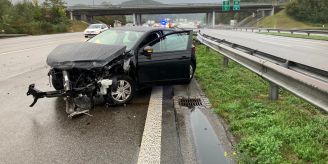 Unfälle - In Benken auf der A3 und Rüti GL kracht es