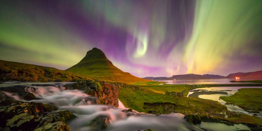Jagen Sie Nordlichter in Island.
