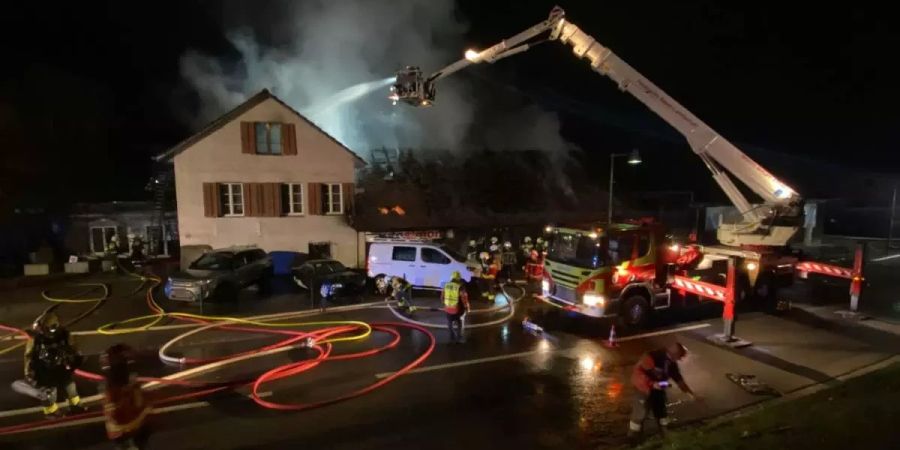 Vollbrand in Jugendwerktstatt.