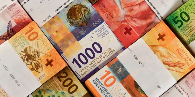 Unabhängig vom Zivilstand soll jede Person eigene Steuern bezahlen. (Symbolbild) Schweizer Franken