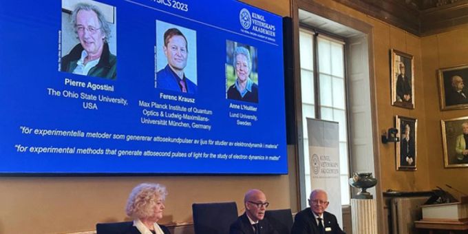 Der Nobelpreis für Physik geht an Pierre Agostini, Ferenc Krausz und Anne L'Huillier. Foto: Steffen Trumpf/dpa - ACHTUNG: Nur zur redaktionellen Verwendung im Zusammenhang mit der aktuellen Berichterstattung und nur mit vollständiger Nennung des vorstehenden Credits Ferenc Krausz