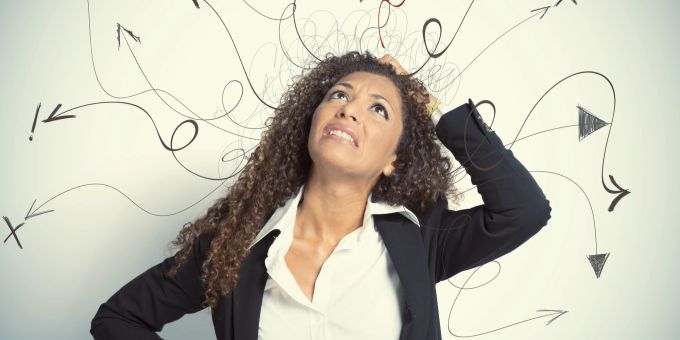 Wie soll es beruflich weitergehen? Manche setzen bei solchen Fragen auf astrologische Hilfestellung. Frau, Karriere, Fragen, Astrologie