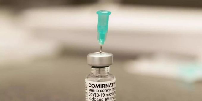 Eine Studie macht Hoffnung: Der Impfstoff von Biontech/Pfizer hat offenbar eine langanhaltende Schutzwirkung. Foto: David Young/dpa Eine Studie macht Hoffnung: Der Impfstoff von Biontech/Pfizer hat offenbar eine langanhaltende Schutzwirkung. Foto: David Young/dpa