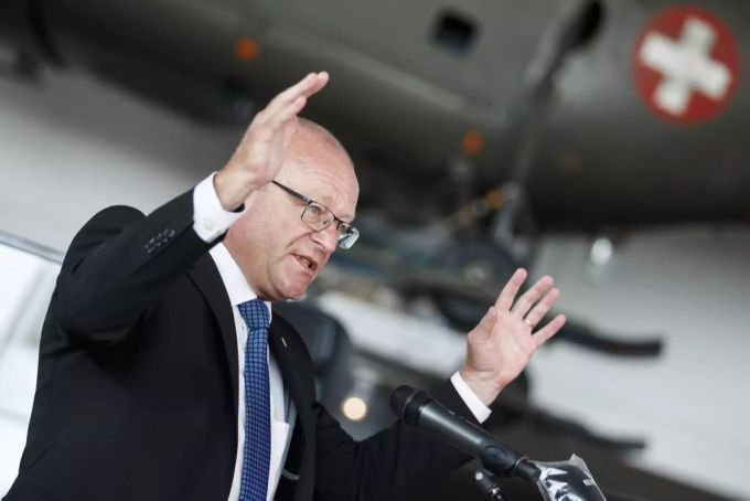 Der SVP-Nationalrat Jean-Luc Addor hat eine Strafanzeige gegen den Waadtländer Klimastreik eingereicht, weil Letztere zum Boykott der Armee aufgerufen hatten. Addor Klimastreik Armee