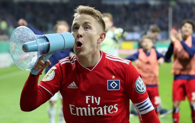 Stand beim HSV immer im Mittelpunkt: Ex-Kapitän Lewis Holtby. Lewis Holtby
