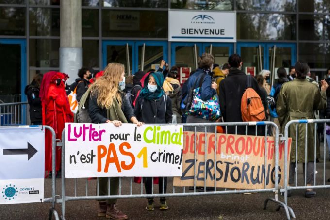 Klimaaktivisten vor dem Bezirksgericht in Freiburg. Klimaaktivisten Freiburg