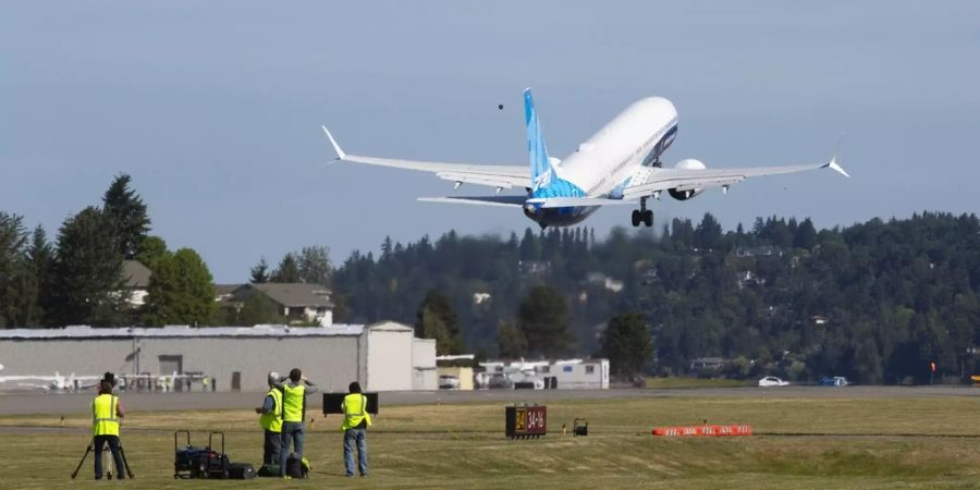 Boeing 737 MAX 10