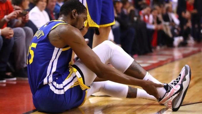Kevin Durant riss sich bei dem Spiel die rechte Achillessehne. Kevin Durant