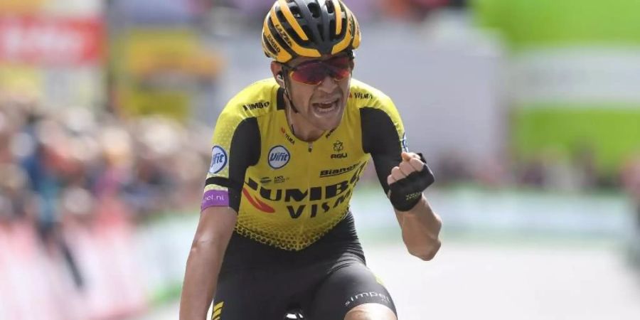 Laurens De Plus jubelt über seinen Gesamtsieg bei der BinckBank Tour. Foto: David Stockman/BELGA
