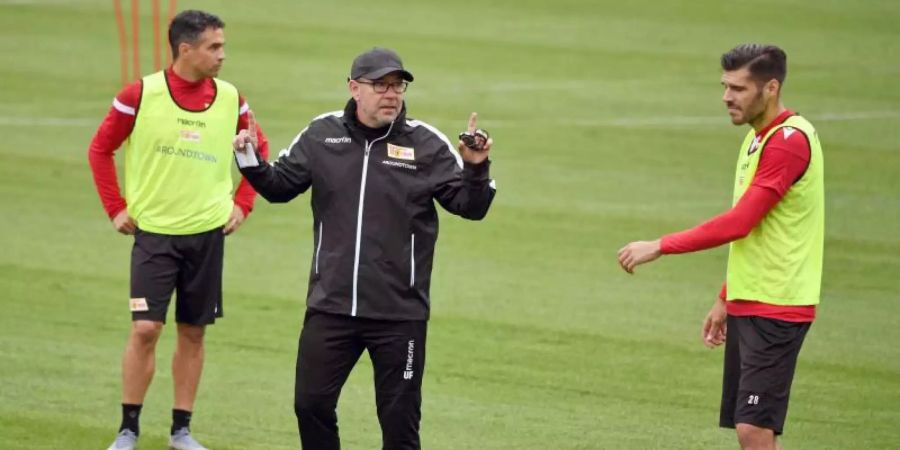 Coach Urs Fischer beim Training des 1. FC Union Berlin. Foto: Matthias Koch