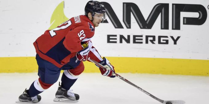 Evgeny Kuznetsov von den Washington Capitals droht Ärger. Washington Capitals