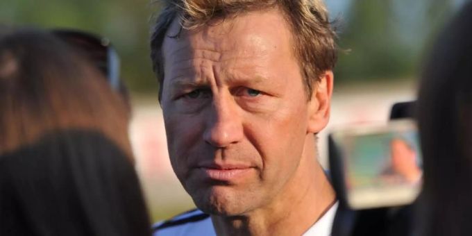 Kritischer Blick auf den VfB: Guido Buchwald. Foto: Andreas Gebert Kritischer Blick auf den VfB: Guido Buchwald. Foto: Andreas Gebert