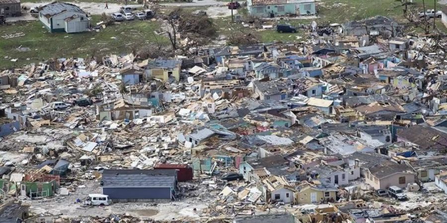 Zerstörungen durch den Hurrikan in Marsh Harbour auf Great Abaco Island, Bahamas. Foto: Al Diaz/Miami Herald via AP