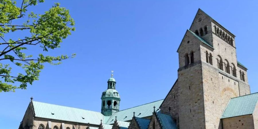 Nach der Wiedereröffnung vor fünf Jahren besuchen den Hildesheimer Dom immer mehr Touristen. Foto: