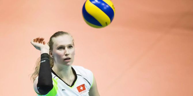 Laura Künzler Volley em